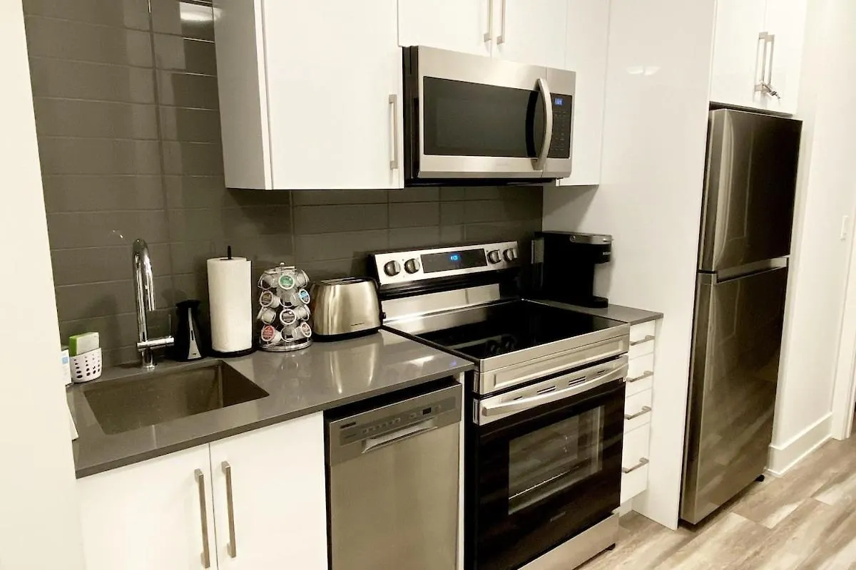 Chic Contemporary 2 Bedroom Minutes From The Falls Niagara Falls