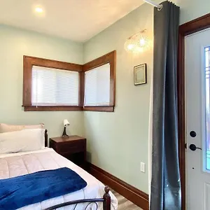 Apartment Cozy Suite-walk To The Falls!, Niagara Falls