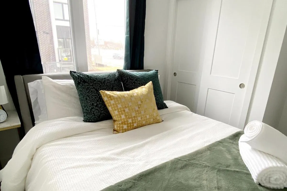 Chic Contemporary 2 Bedroom Minutes From The Falls Niagara Falls