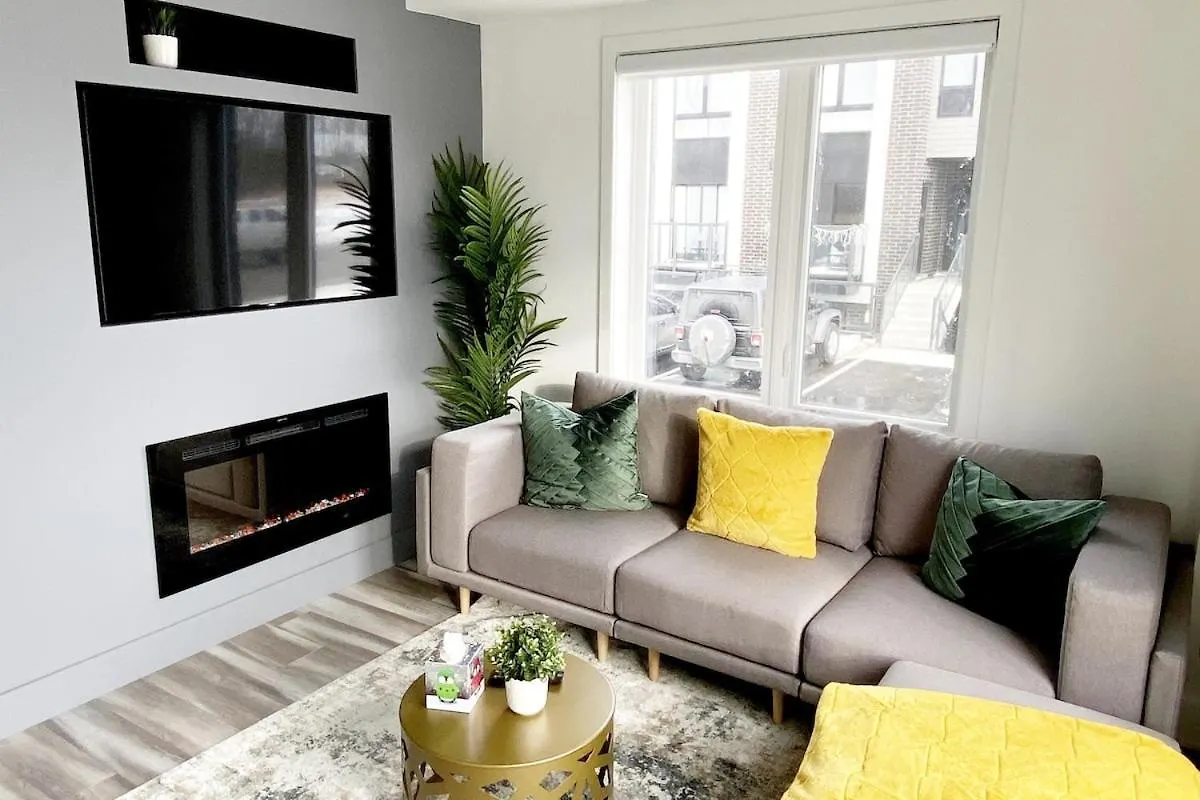 Chic Contemporary 2 Bedroom Minutes From The Falls Niagara Falls